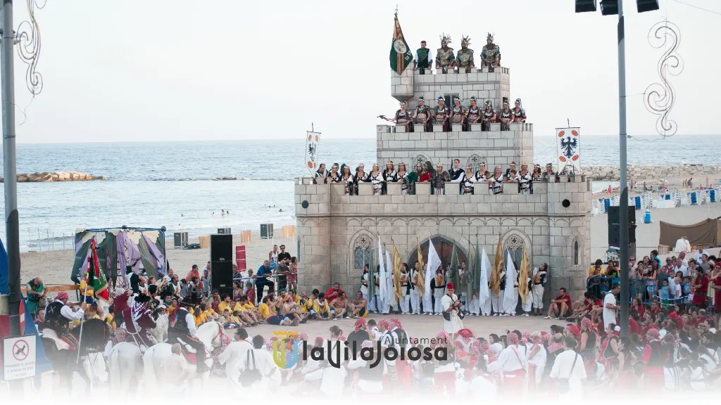 Castillo Moros y Cristianos 23, la vila