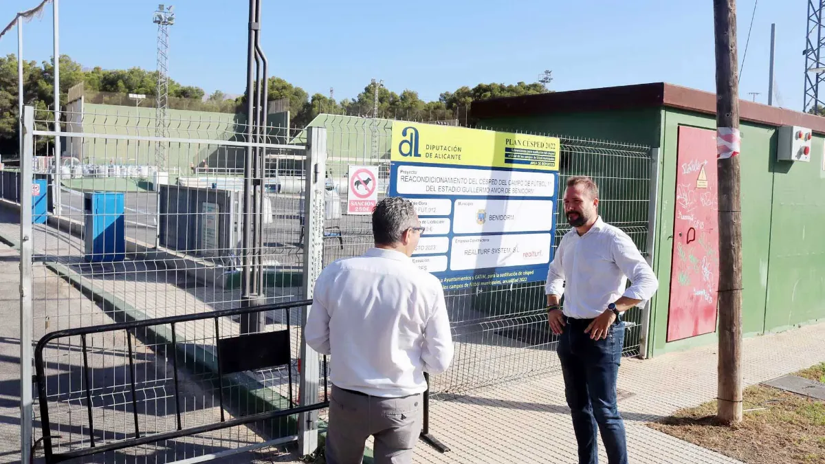 Benidorm inicia la instalación del nuevo césped artificial del campo anexo al estadio Guillermo Amor