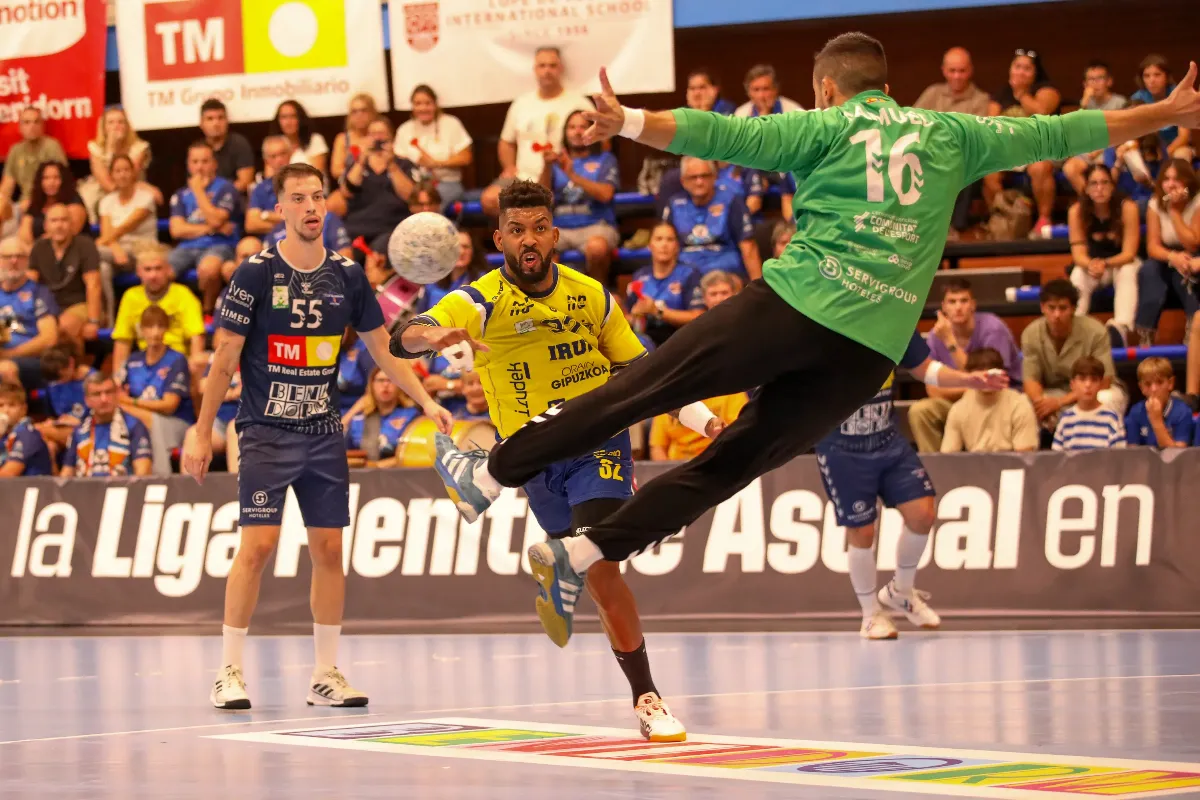 El TM Benidorm se prepara para un emocionante enfrentamiento contra el Balonmano Torrelavega